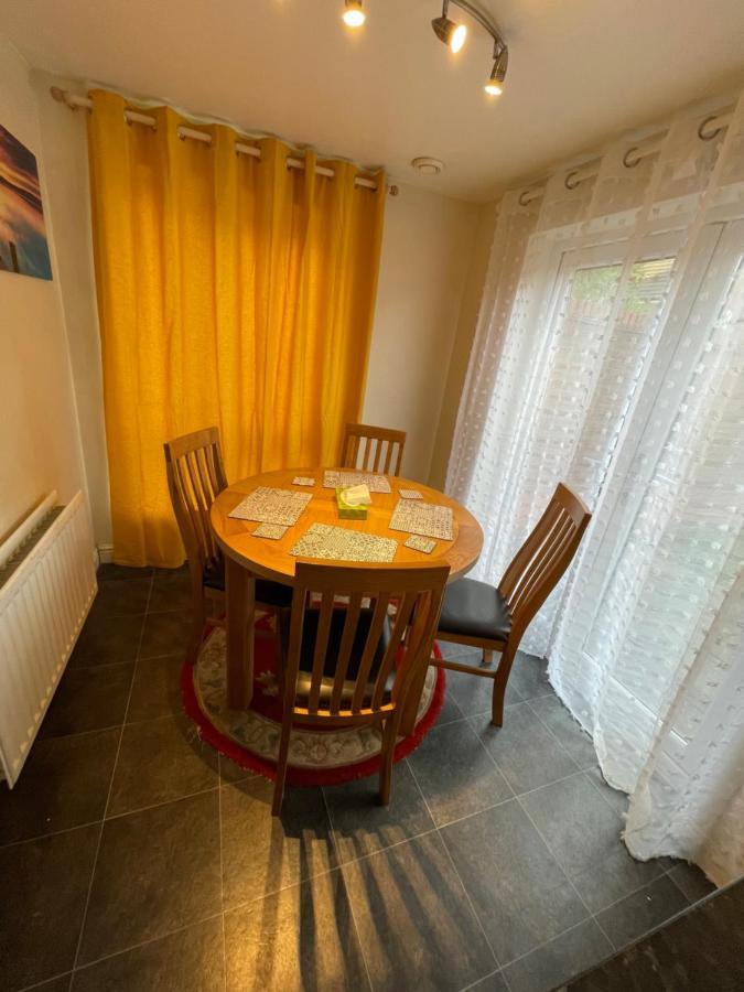 Holiday Home In Cardiff. Sleeps 6 Zewnętrze zdjęcie